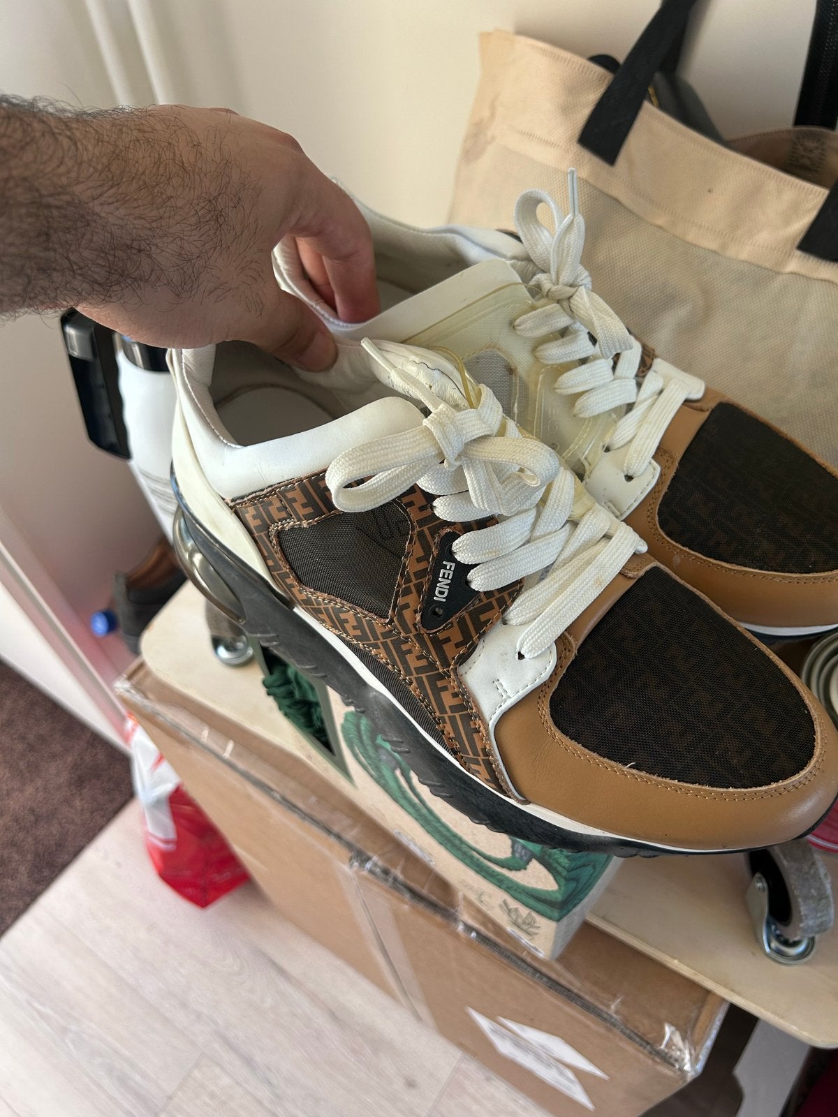 Fendi Sneakers, Ophalen of Verzenden, Zo goed als nieuw, Bruin, Sneakers of Gympen