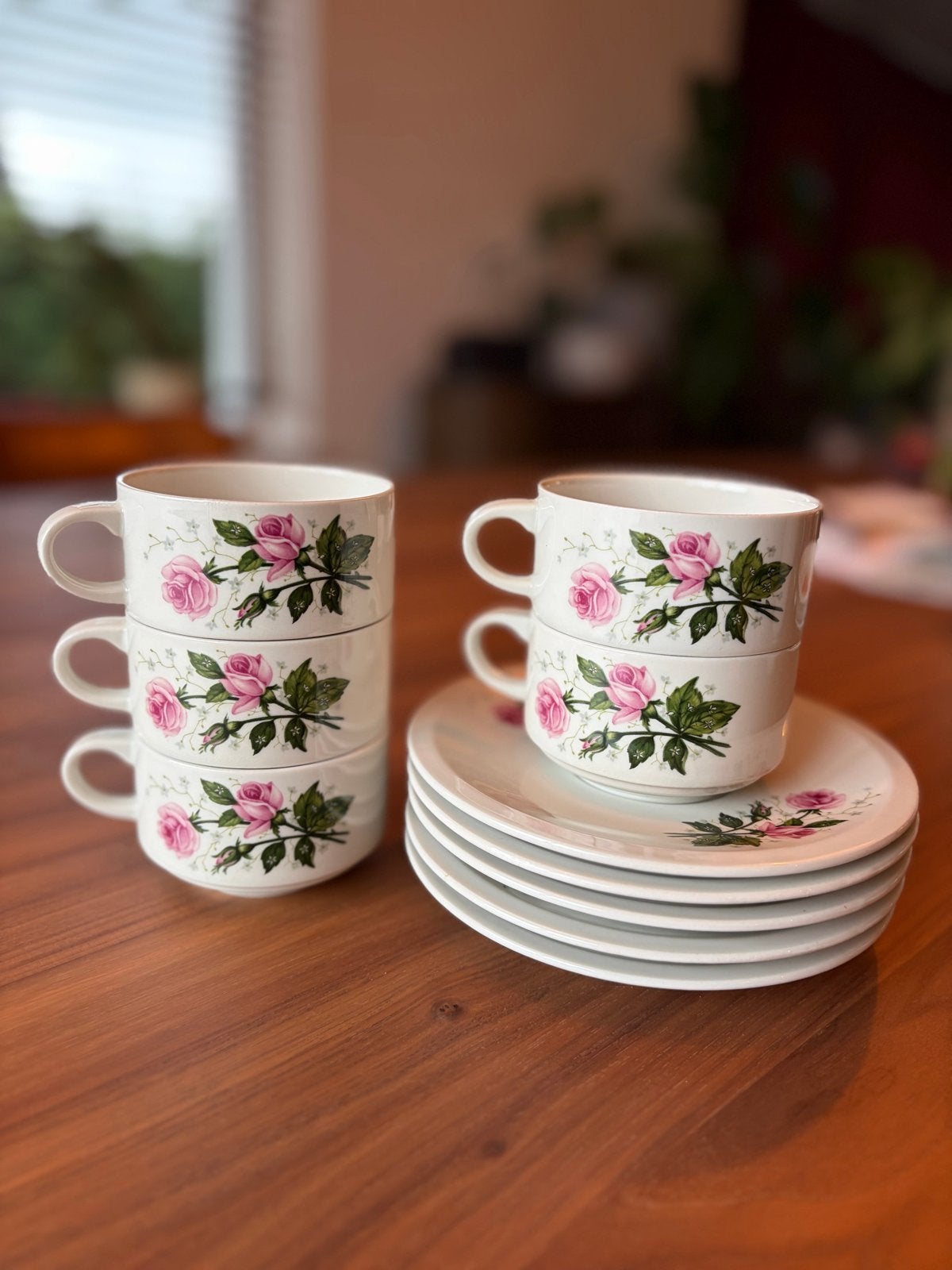 Villeroy & Boch Kop en Schotel set met rozenmotief, Ophalen of Verzenden, Zo goed als nieuw, Overige stijlen, Kop(pen) en/of Schotel(s)