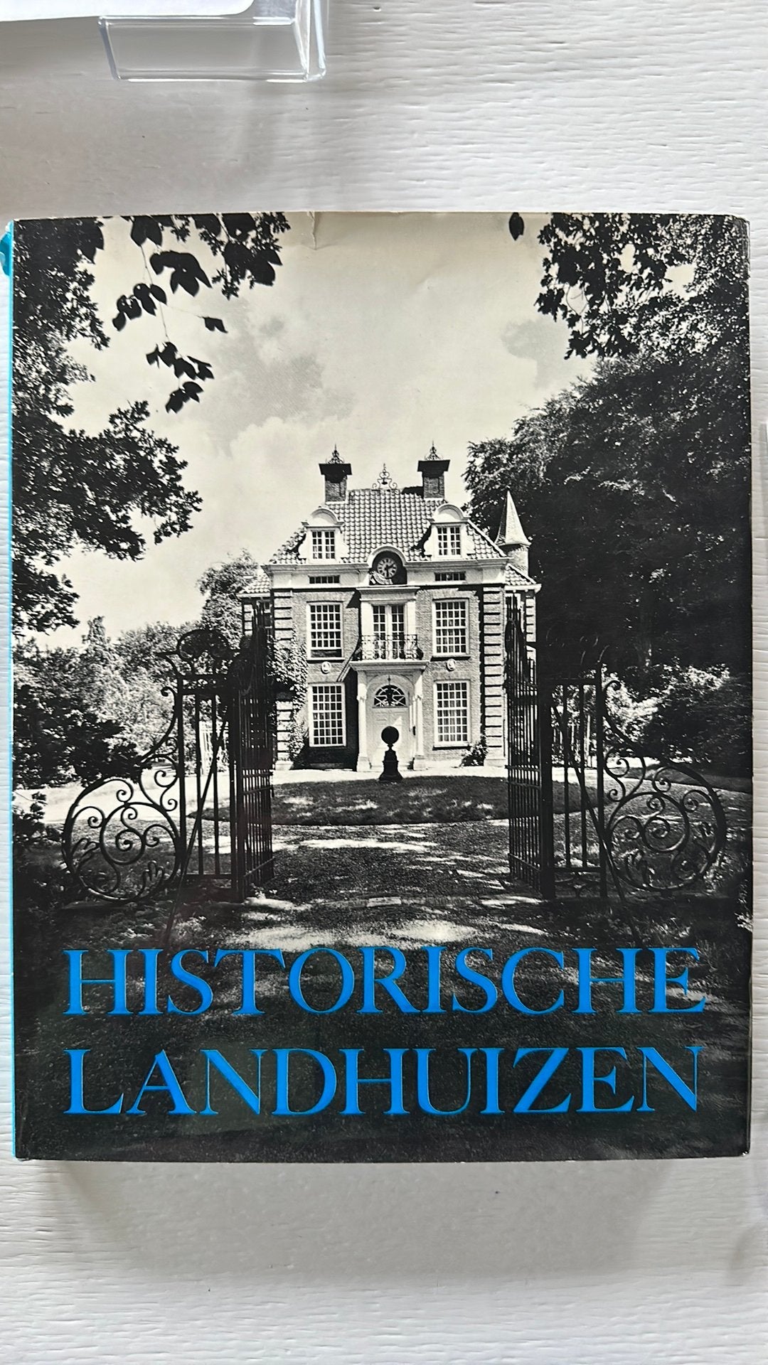 Historische landhuizen door A.I.J.M. Schellart, Boeken, Kunst en Cultuur | Architectuur, Ophalen of Verzenden, Zo goed als nieuw