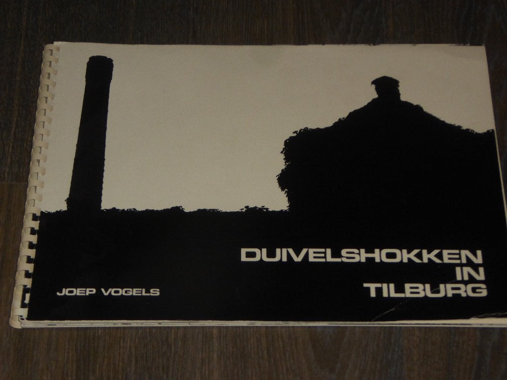 JOEP VOGELS - DUIVELSHOKKEN IN TILBURG, Fotografen, Joep Vogels, Verzenden, Zo goed als nieuw