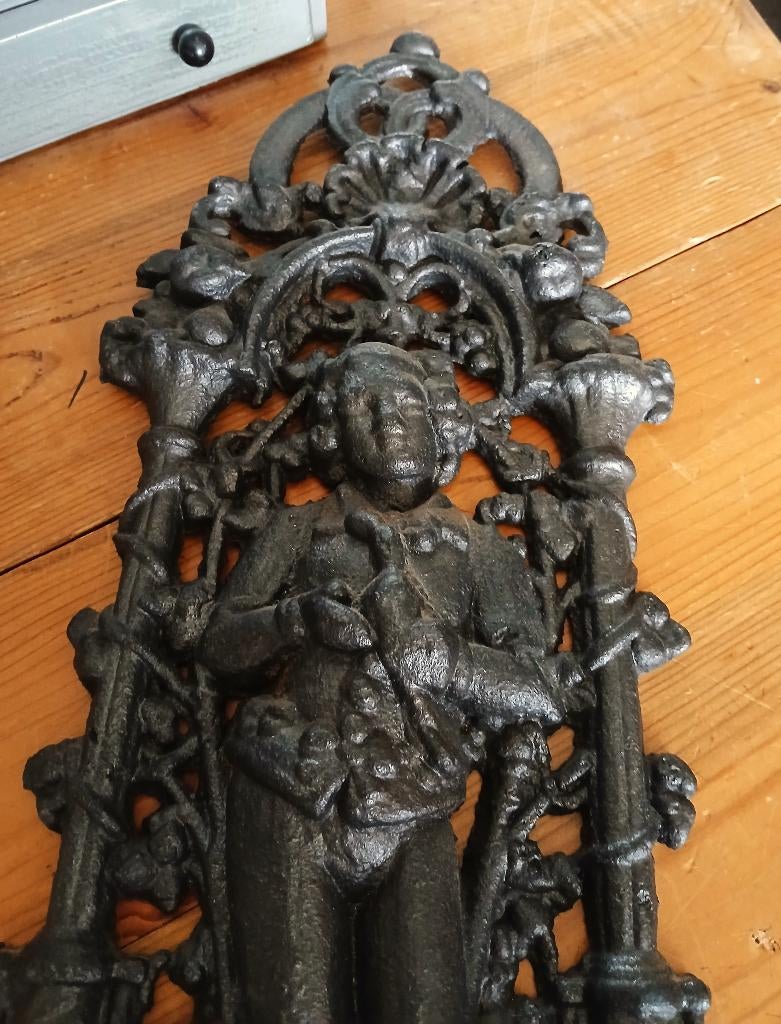 Oud gietijzeren ornament plaat jongeling wandplaat deurplaat, Antiek en Kunst, Curiosa en Brocante, Ophalen of Verzenden