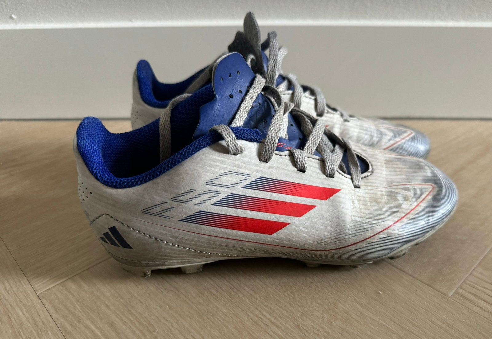 Voetbalschoenen Adidas maat 33, Ophalen of Verzenden, Gebruikt, Schoenen