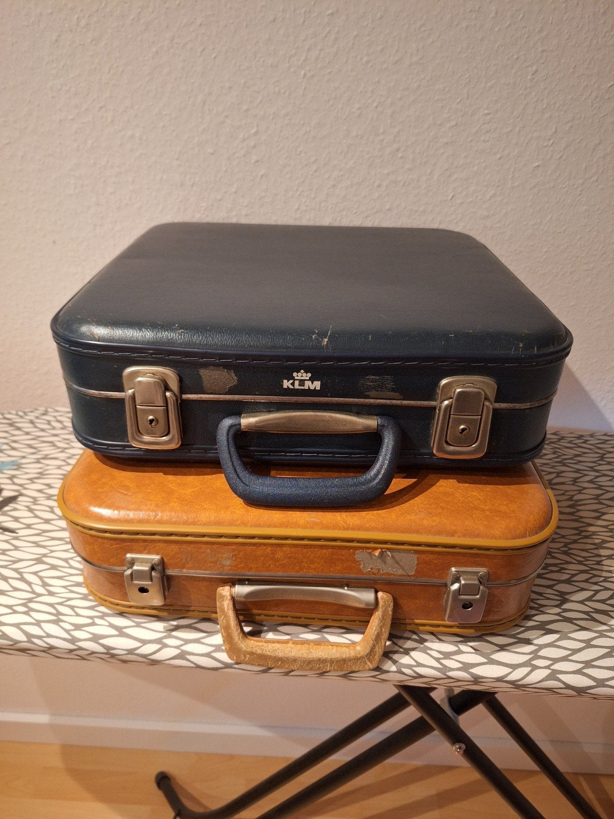 2 vintage KLM koffertjes, Ophalen of Verzenden, Gebruikt, Overige materialen