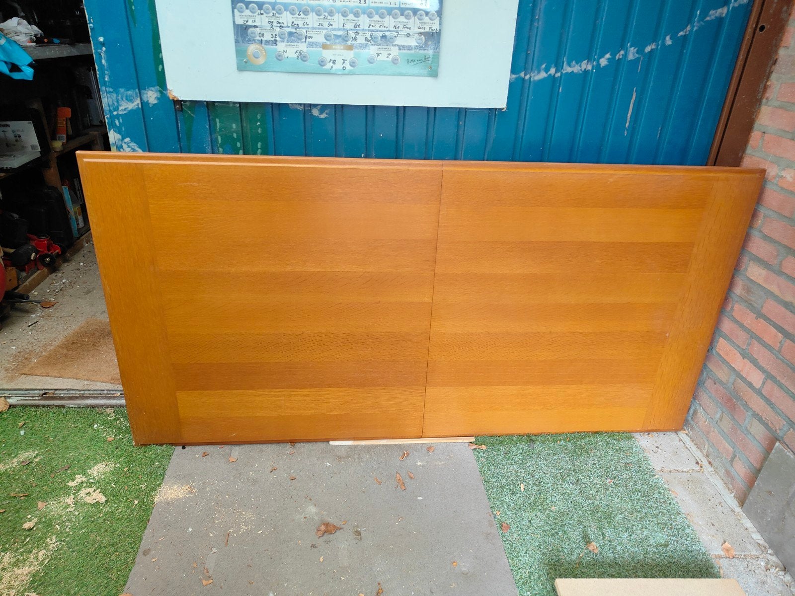Uitschuifbare eettafel 180/220 met 6 rotan stoelen