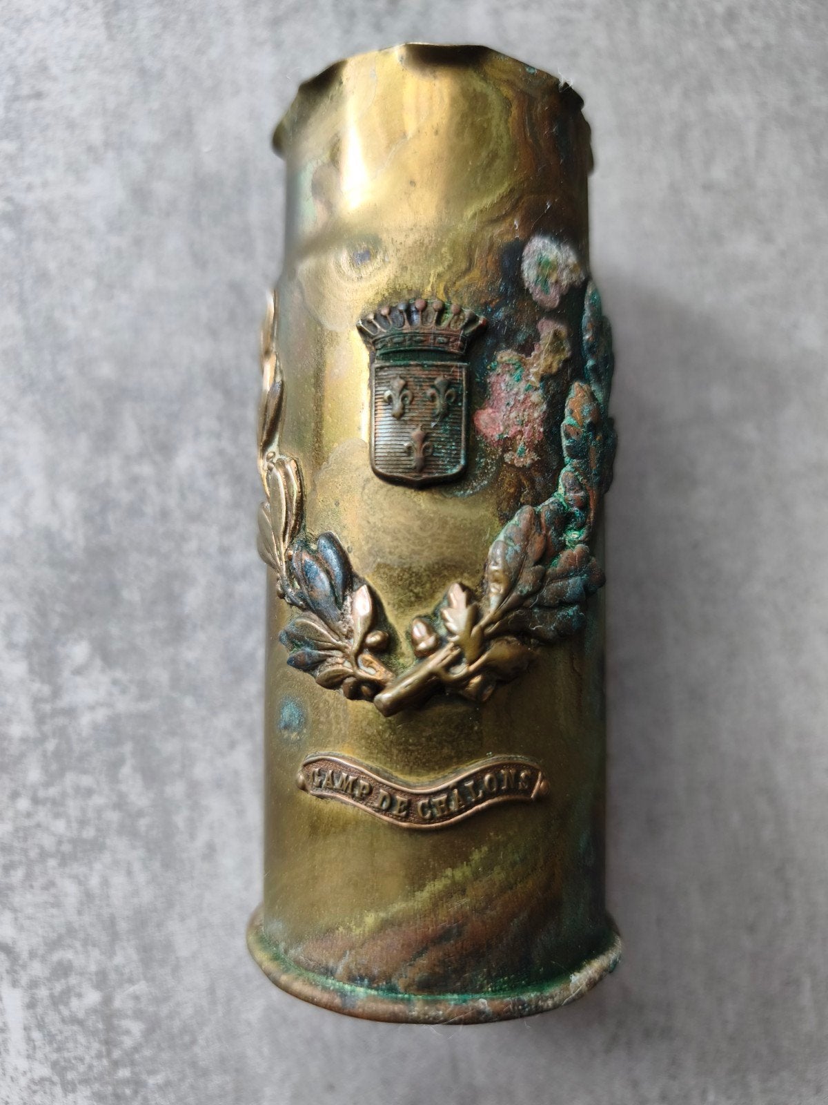 Huls met trench art camp de chalons 1918 leeg, Verzamelen, Ophalen of Verzenden, Hulzen of Bodemvondsten