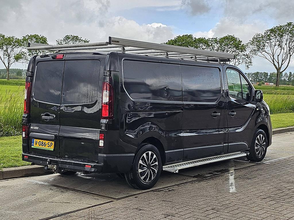 NISSAN NV 300 l2h1 2xzijdeur navi!, Auto's, Bestelauto's, 121 pk, Gebruikt, Euro 6, Zwart