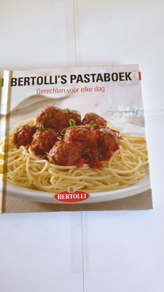 0642 bertolli pastaboek - gerechten voor elke dag, Verzenden, Zo goed als nieuw, Italië