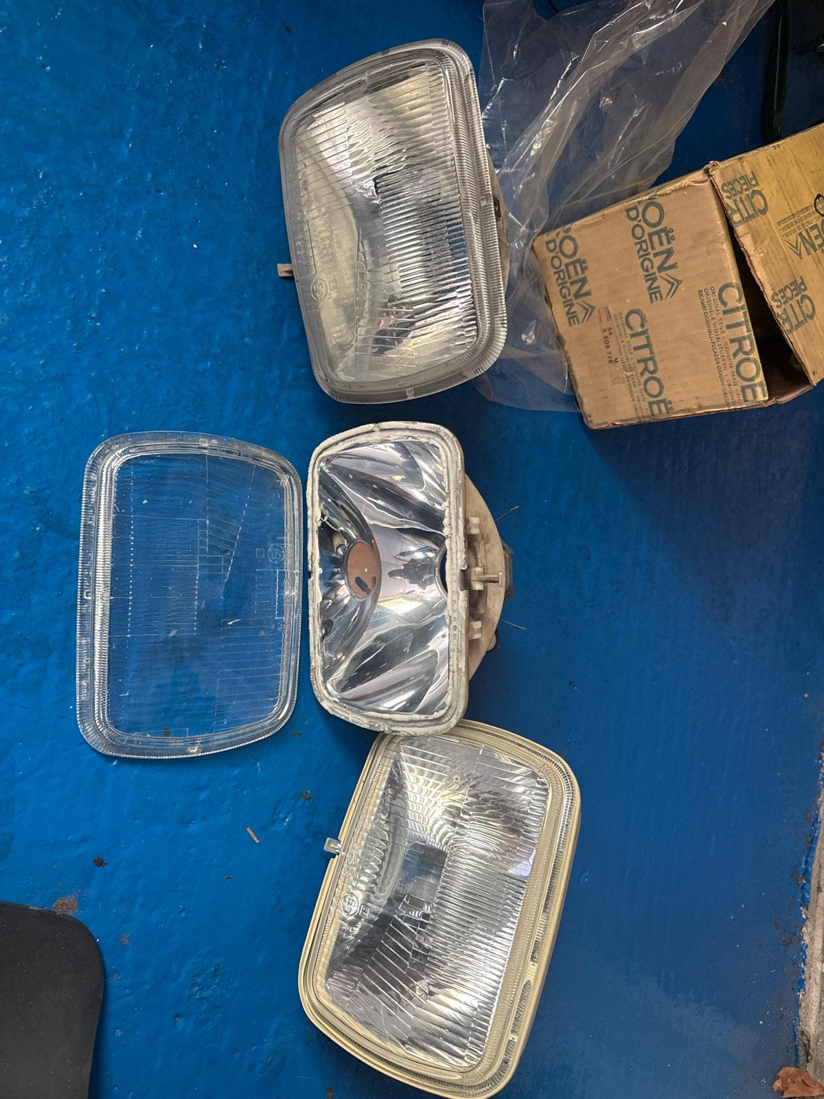 1x Nos Vierkante koplampen 2cv kunststof + 2 lenzen, Ophalen of Verzenden, Gebruikt, Citroën