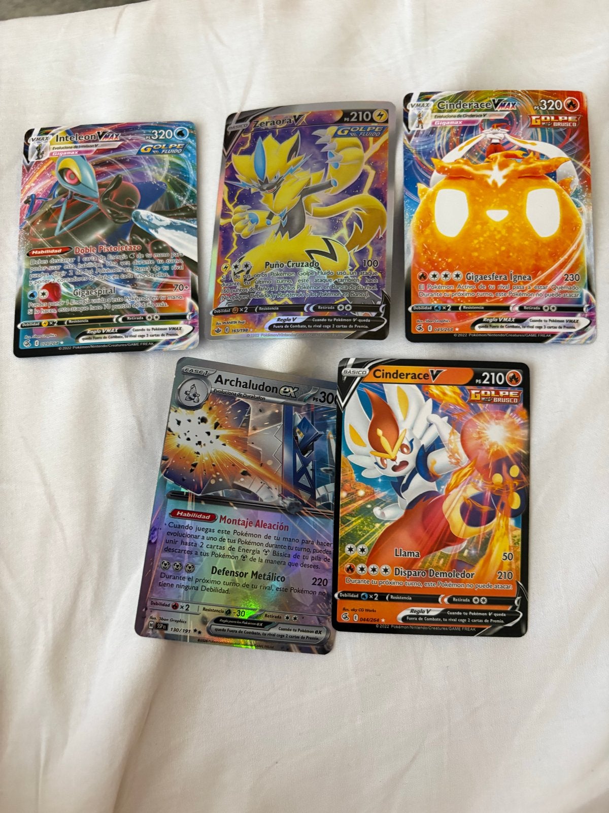 Pokémon VMAX en V kaarten - Inteleon, Zeraora, Cinderace, Ar, Ophalen of Verzenden, Zo goed als nieuw, Meerdere kaarten, Foil
