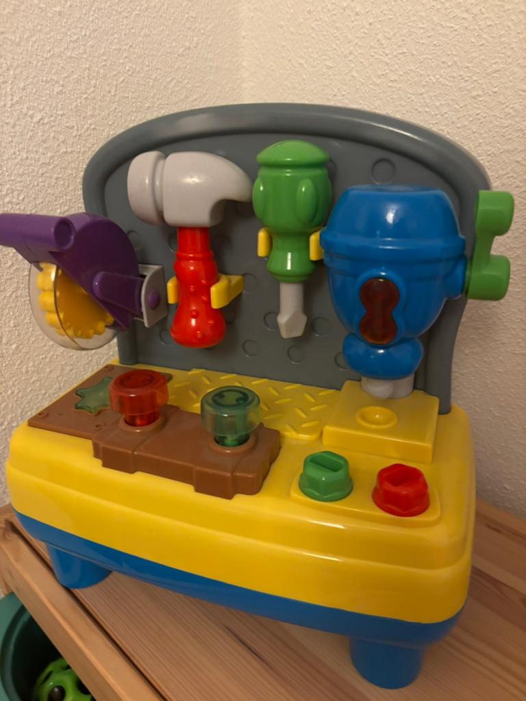 Kleine kinderwerkbank met gereedschap, Ophalen, Zo goed als nieuw