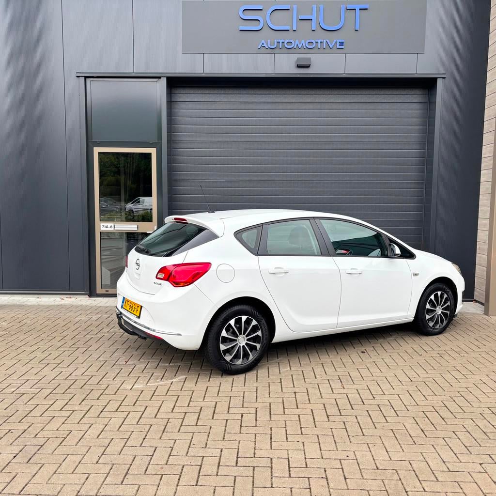 Opel Astra 1.4 Selection 5DRS | AIRCO | TREKHAAK | BLUETOOTH, Euro 5, Stof, Gebruikt, 4 cilinders