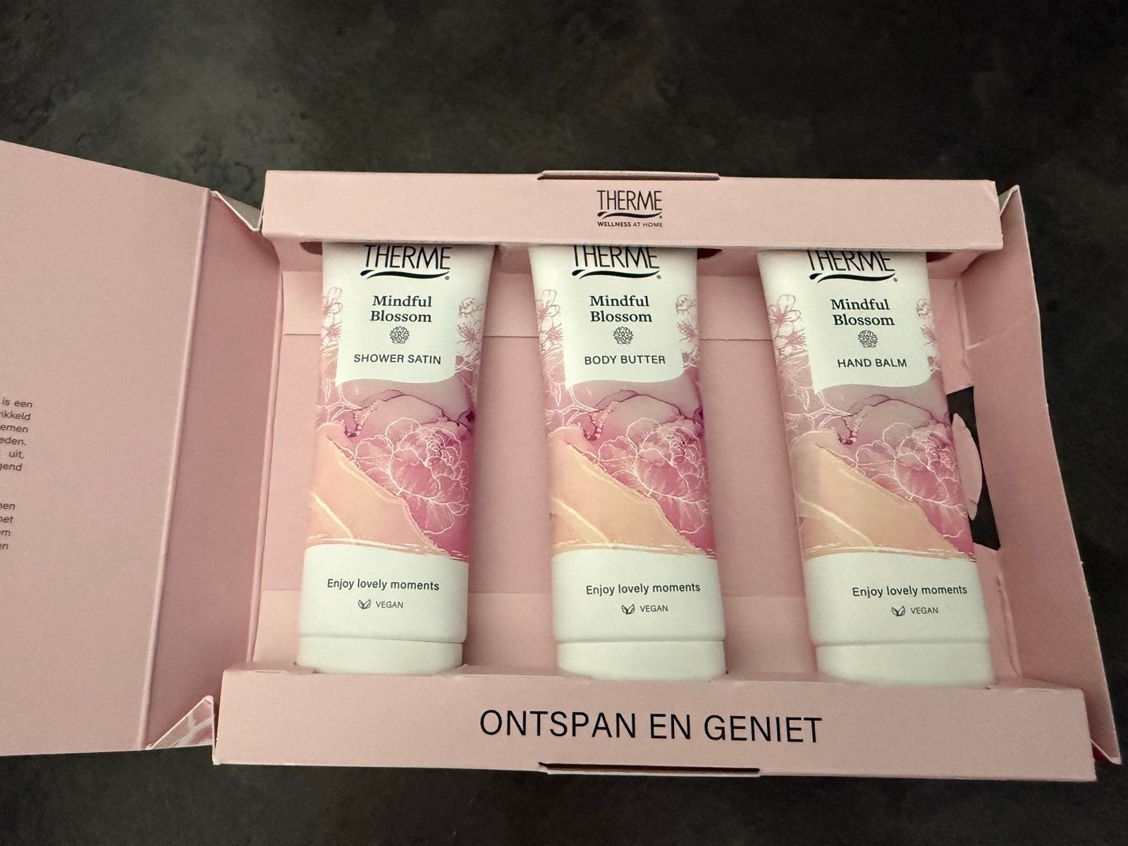 Therme Mindful Blossom Cadeauset - Douche, Body Butter, Hand, Ophalen of Verzenden, Nieuw, Bad & Douche