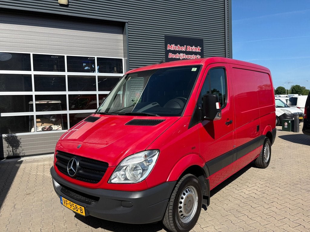 Mercedes-Benz Sprinter 210 2.2 CDI 325 Airco Automaat, Auto's, Bestelauto's, Automaat, Euro 5, Gebruikt, Zwart