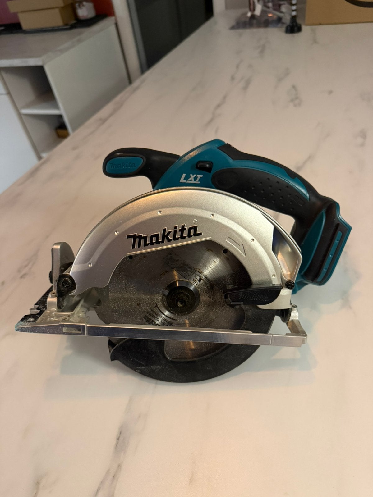 Makita accu cirkelzaag nieuw body