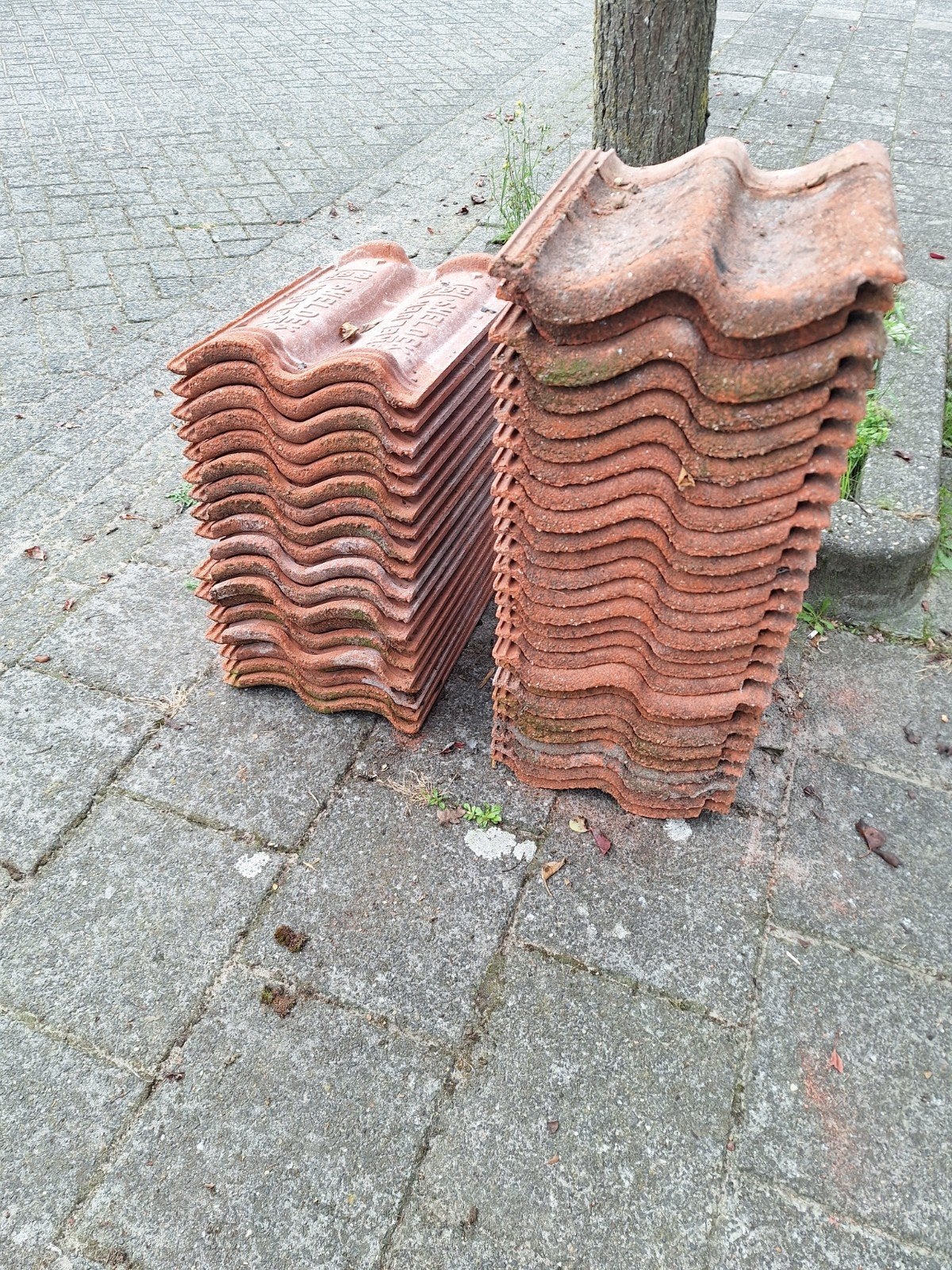 Moet nu weg: Gebruikte dakpannen RBB Snelledek, Ophalen, Gebruikt, Steen of Klei, 5 tot 10 m²