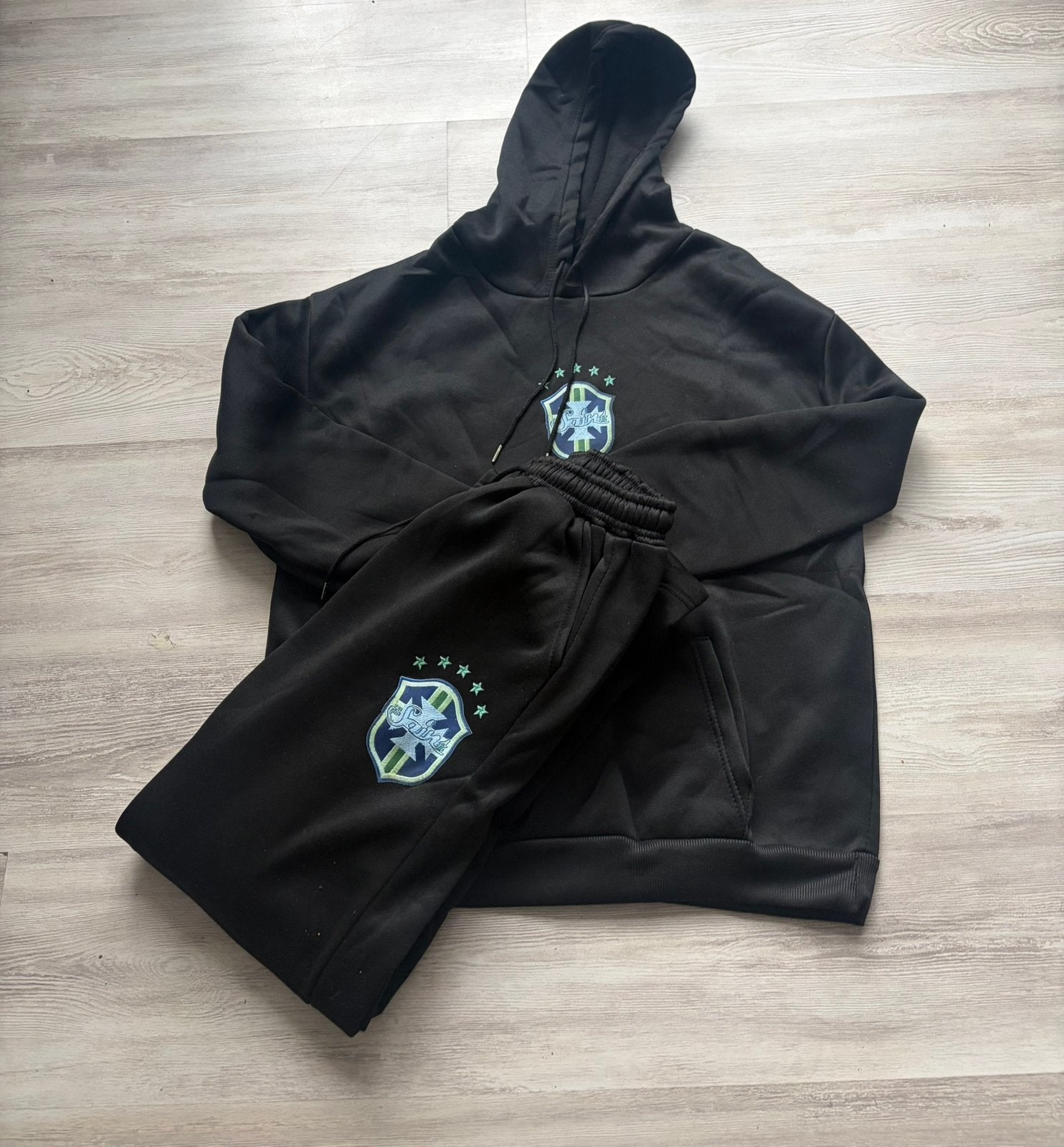 black tracksuit size m, Ophalen of Verzenden, Zo goed als nieuw, Maat 38/40 (M), Zwart