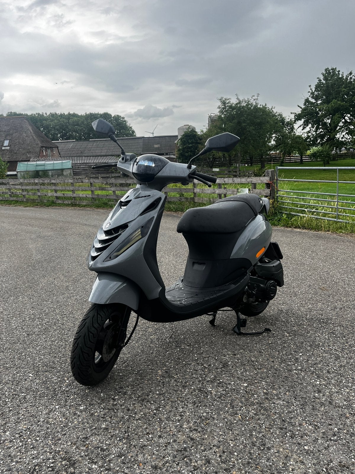 Piaggio Zip Iget Brom, Fietsen en Brommers, Scooters | Piaggio, Ophalen, Maximaal 45 km/u, Zip, Zo goed als nieuw