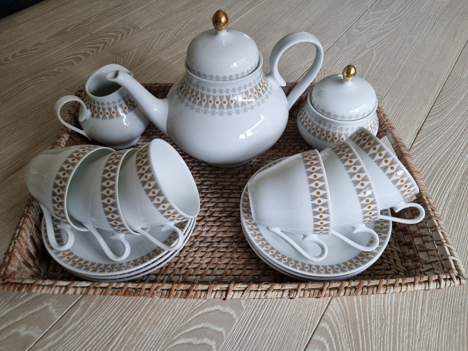 Vintage porseleinen  thee servies Eschenbach Bavaria, Overige typen, Ophalen of Verzenden, Zo goed als nieuw, Overige stijlen