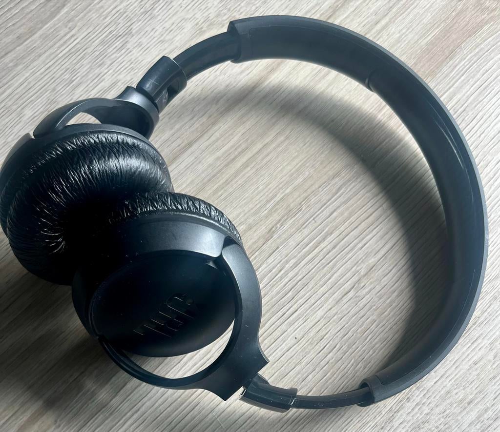 JBL Tune 520 BT  Draadloze On-Ear Koptelefoon Zwart