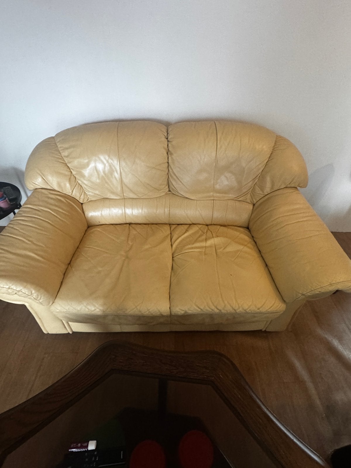 Comfortabele 2 seater sofa available from 25 Oct, Huis en Inrichting, Ophalen, Gebruikt, 150 tot 200 cm, Tweepersoons