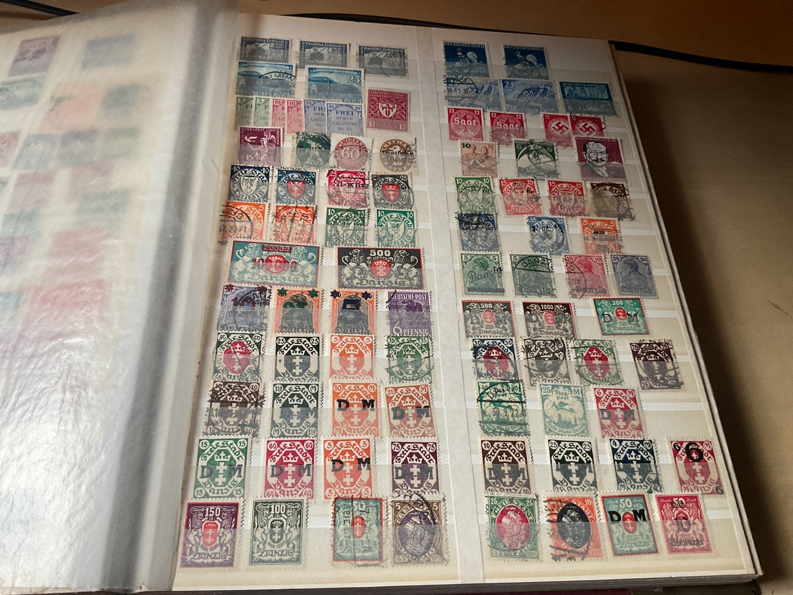 Rommelig stockboek diverse landen oa Danzig, Postzegels en Munten, Postzegels | Volle albums en Verzamelingen, Ophalen of Verzenden