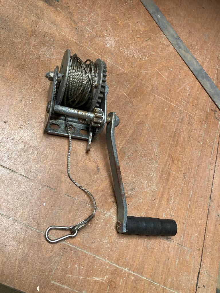 Handlier met staalkabel - Dutton-Lainson DL900A, Doe-het-zelf en Verbouw, Lieren en Takels, Ophalen of Verzenden, Zo goed als nieuw