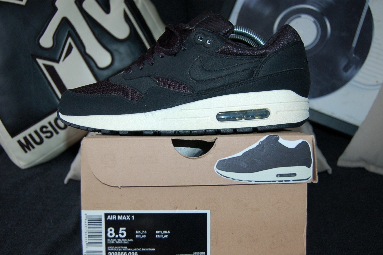 Nike Air Max 1 Black Sail - Maat 42, Kleding | Heren, Zwart, Nieuw, Ophalen of Verzenden, Sneakers of Gympen