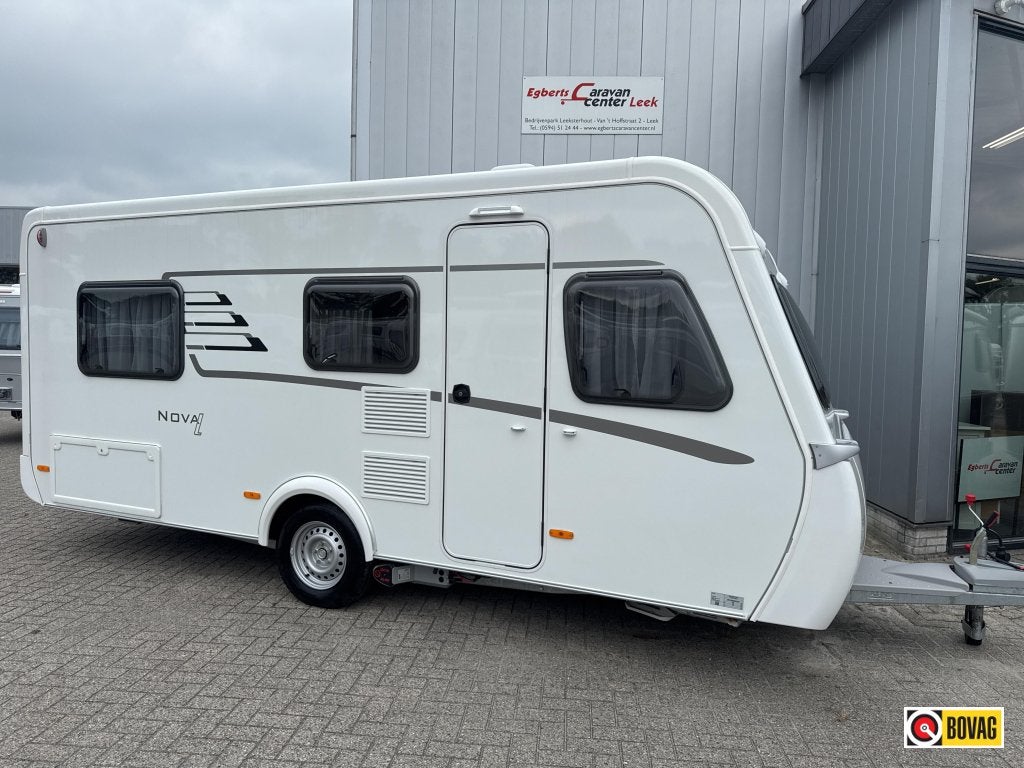 Eriba Nova Light 442 2024 mover/Verona luifel, Caravans en Kamperen, Overige typen, Standaardzit, Schokbreker, Bedrijf