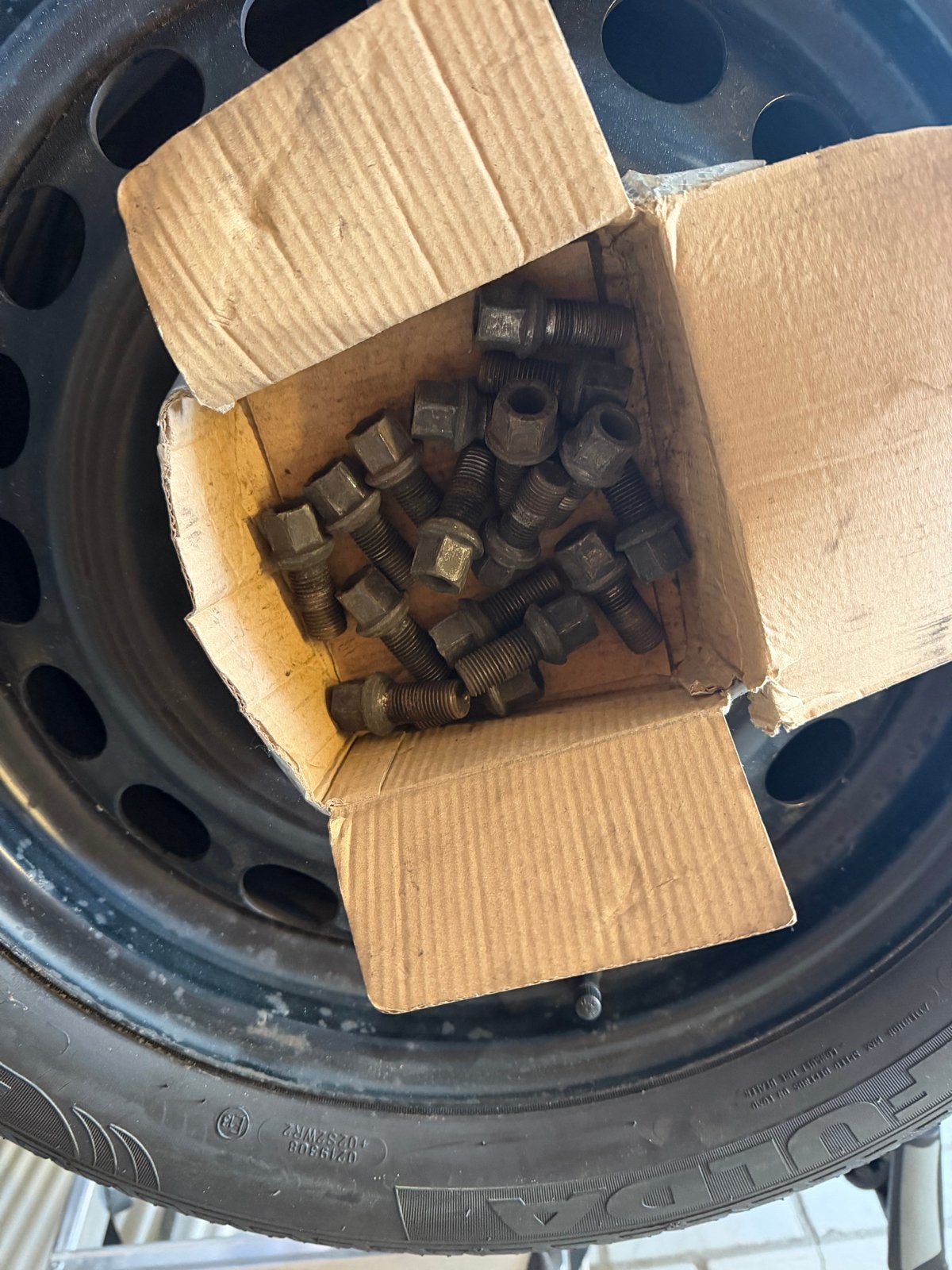 Set Fulda winterbanden 205/55R16 met stalen velgen en bouten, Ophalen, Gebruikt, 16 inch, Banden en Velgen