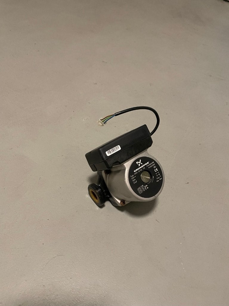Grundfos UPER 25-60 130 PWM geregelde CV pomp, Gebruikt, Minder dan 30 cm, Overige typen, Minder dan 60 cm