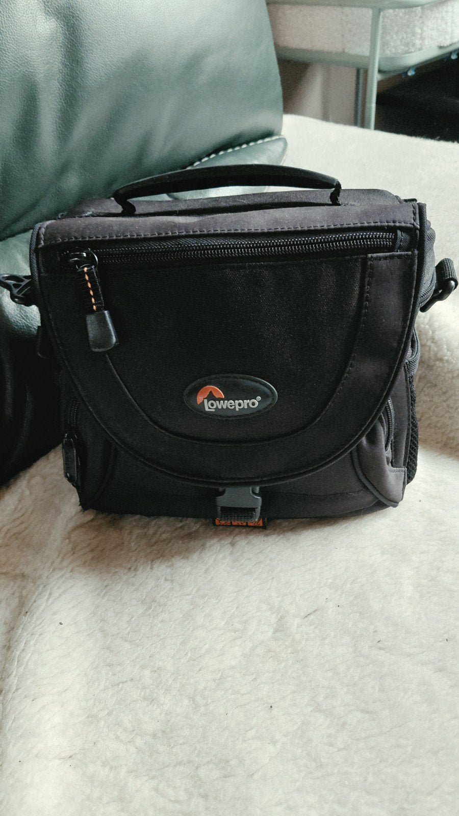 Lowepro Nova 1 AW cameratas - Compact en robuust, Audio, Tv en Foto, Fotografie | Fototassen, Ophalen of Verzenden, Zwart, Verstelbare indeling