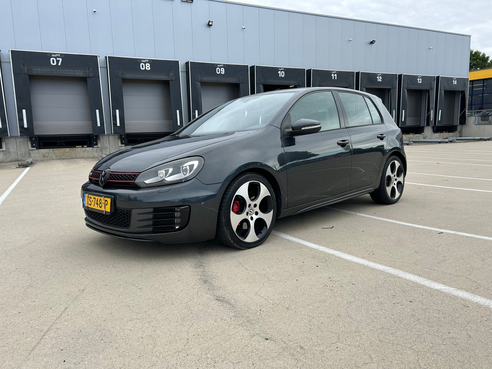Volkswagen Golf 2.0 GTI 155KW DSG 2011 Zwart, Auto's, Zwart, 4 cilinders, Zwart, Automatische klimaatregeling