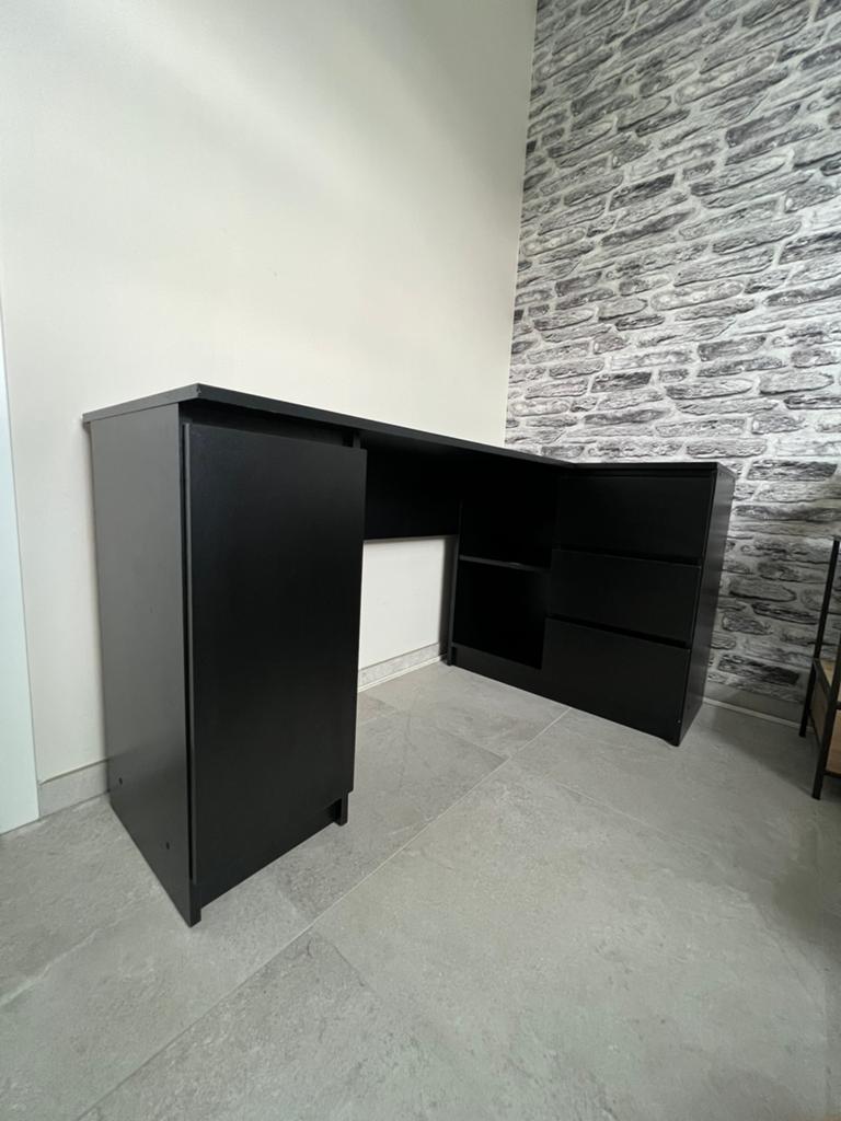 Zwart hoekbureau / L-vorm bureau met lades  – modern design, Huis en Inrichting, Bureaus, Zo goed als nieuw, Bureau-kast combinatie