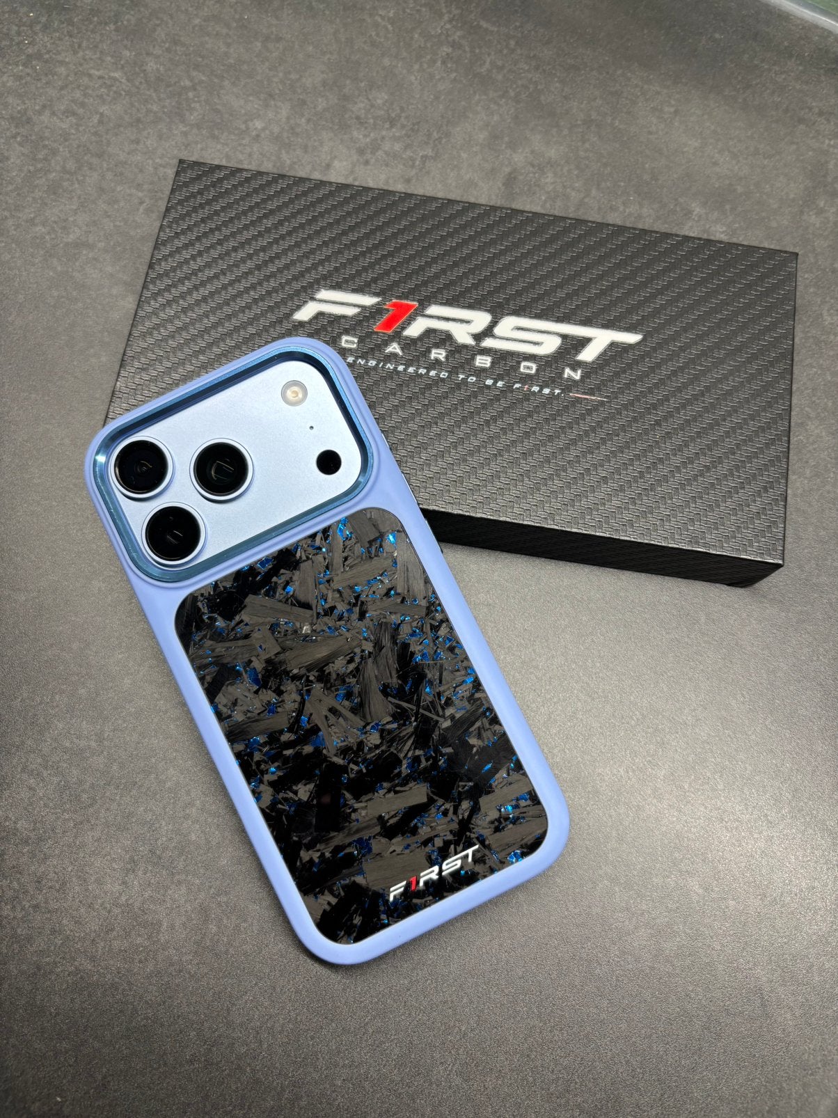 iPhone 18 Pro & Pro Max hoesjes Glacier blue / forged carbon, Telecommunicatie, IPhone 16 Pro, Frontje of Cover, Blauw, Nieuw