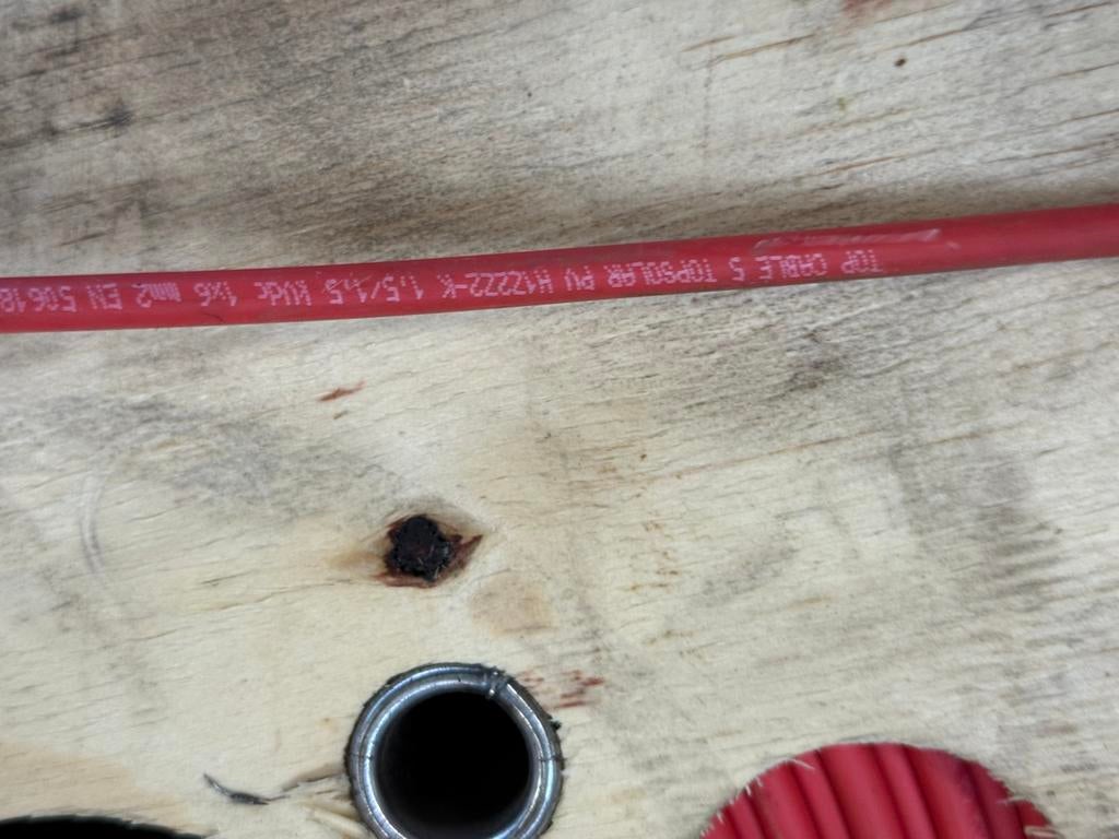 Volle rol rode solarkabel 6 mm² – H1Z2Z2-K – ca. 500 meter, Ophalen, Zo goed als nieuw, Kabel of Snoer