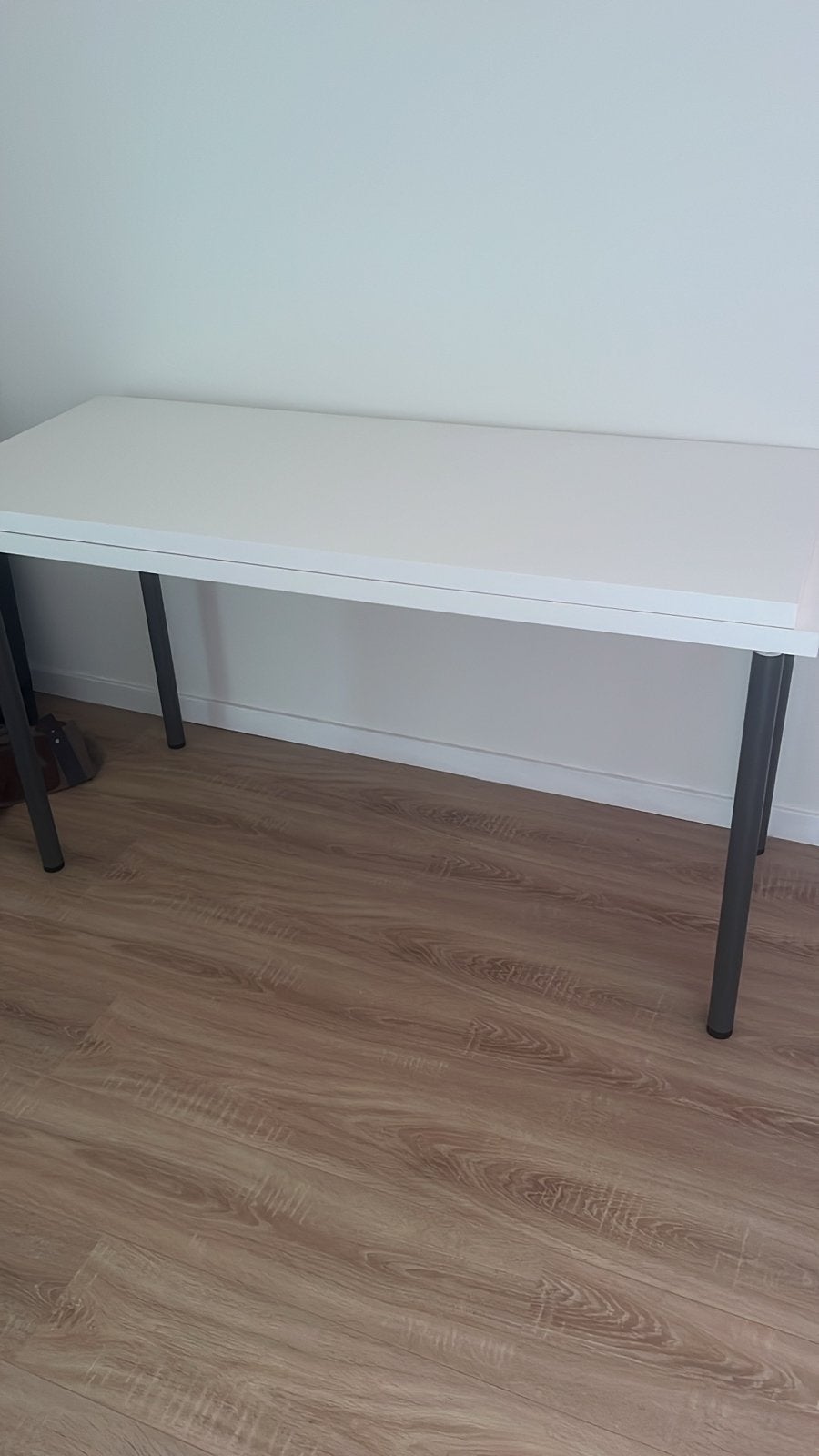 IKEA bureaublad (2x) met 4 grijze poten, wit blad, 140x60cm, Ophalen, Gebruikt, IKEA, Wit