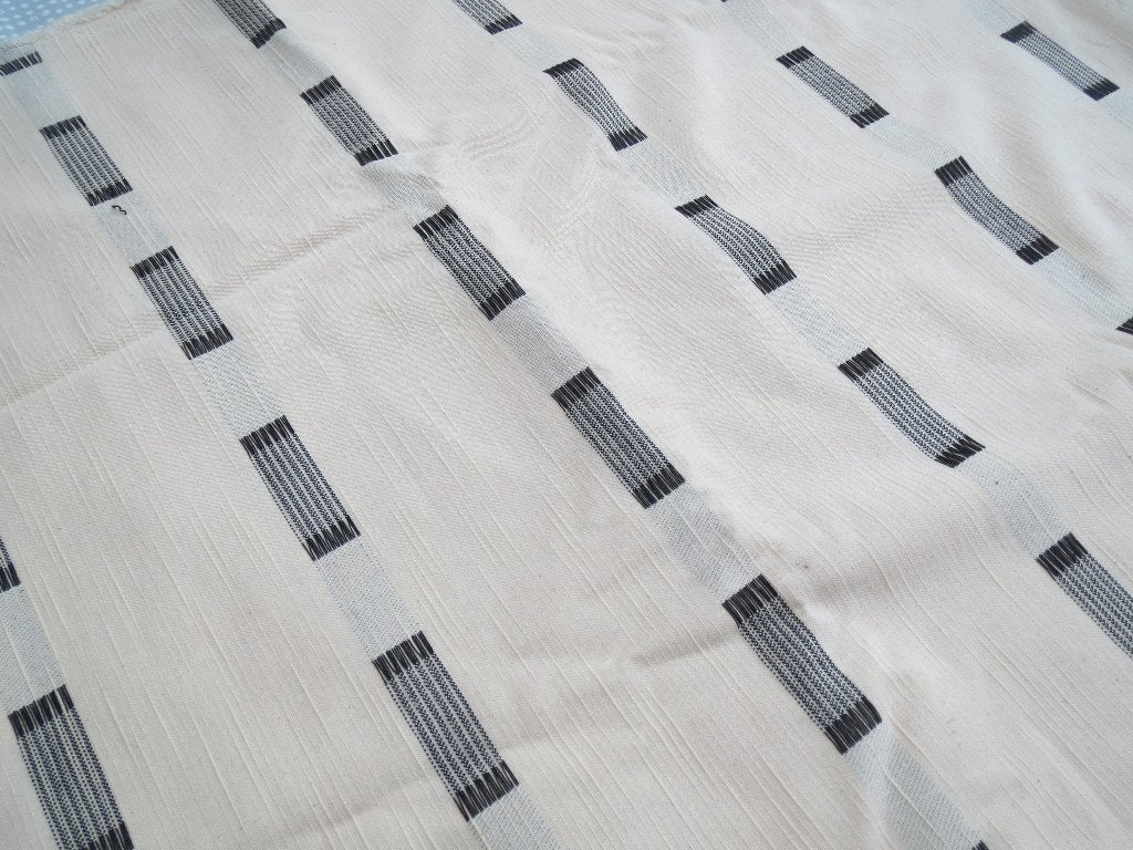 Lap gordijnstof beige/zwart, Hobby en Vrije tijd, Stoffen en Lappen, 120 cm of meer, Beige, Nieuw, Ophalen of Verzenden