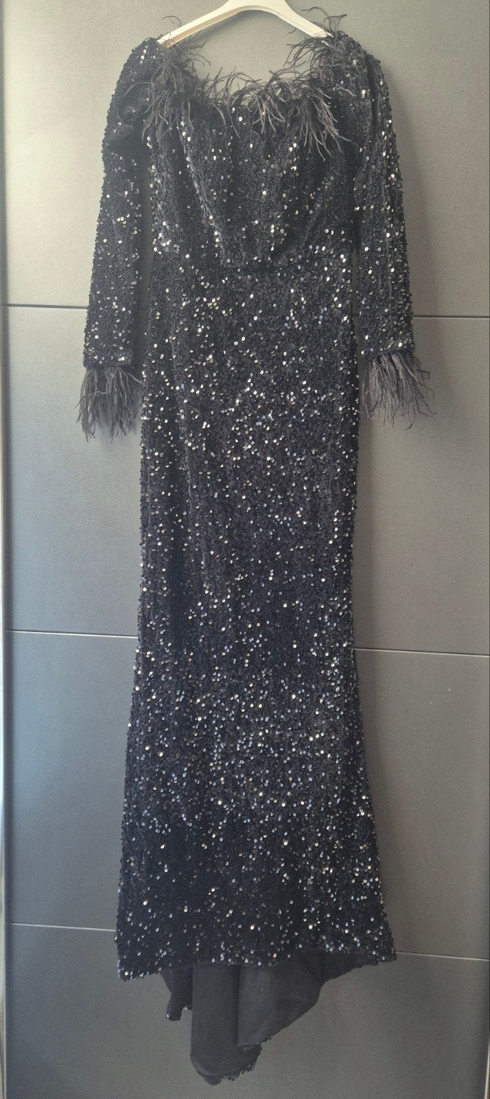 Elegante Zwarte Avondjurk met Pailletten en Veren, Maat 38/40 (M), Galajurk, Zwart, Ophalen of Verzenden