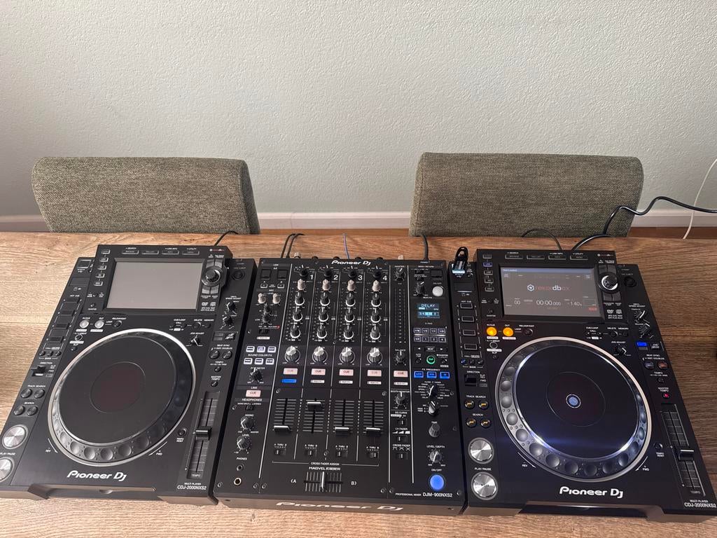 Pioneer CDJ-2000NXS2 Set met DJM-900NXS2 Mixer, Muziek en Instrumenten, Dj-sets en Draaitafels, Zo goed als nieuw, Dj-set, Pioneer