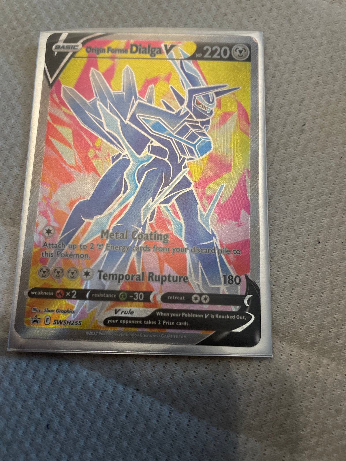 Origin Forme Dialga V (SWSH255) Pokémon kaart in sleeve, Hobby en Vrije tijd, Ophalen of Verzenden, Zo goed als nieuw, Losse kaart