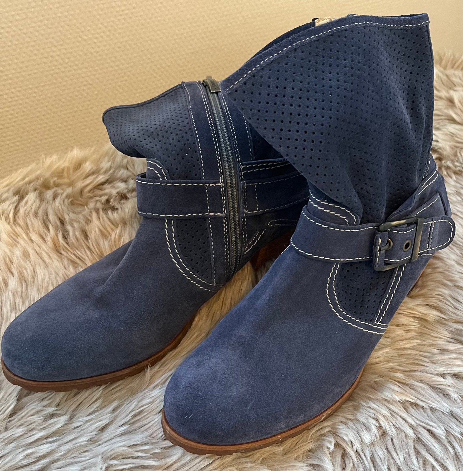 Think! suède enkellaarzen - Maat 37, Blauw, Lage of Enkellaarzen, Ophalen of Verzenden, Zo goed als nieuw