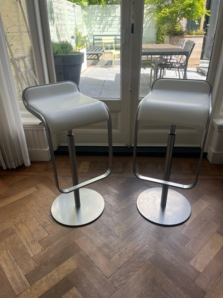 Design barkrukken van Lapalma, Huis en Inrichting, Barkrukken, Gebruikt, 60 tot 90 cm, Leer, 2 krukken, In hoogte verstelbaar