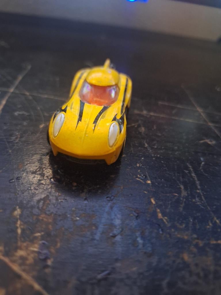 Mooi goud met rood auto., Ophalen