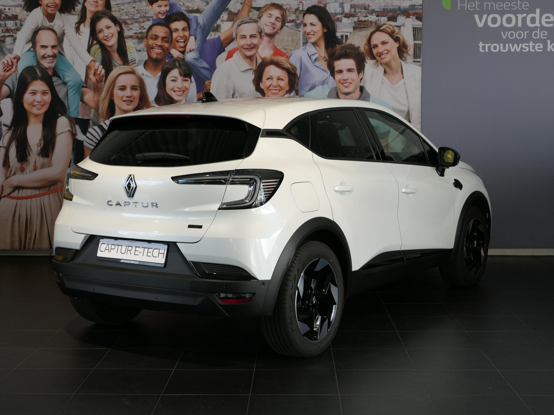 Renault Captur 1.8 E-Tech full hybrid 160 techno - Stuur en, Auto's, Dealer onderhouden, Stof, 4 cilinders, 160 pk