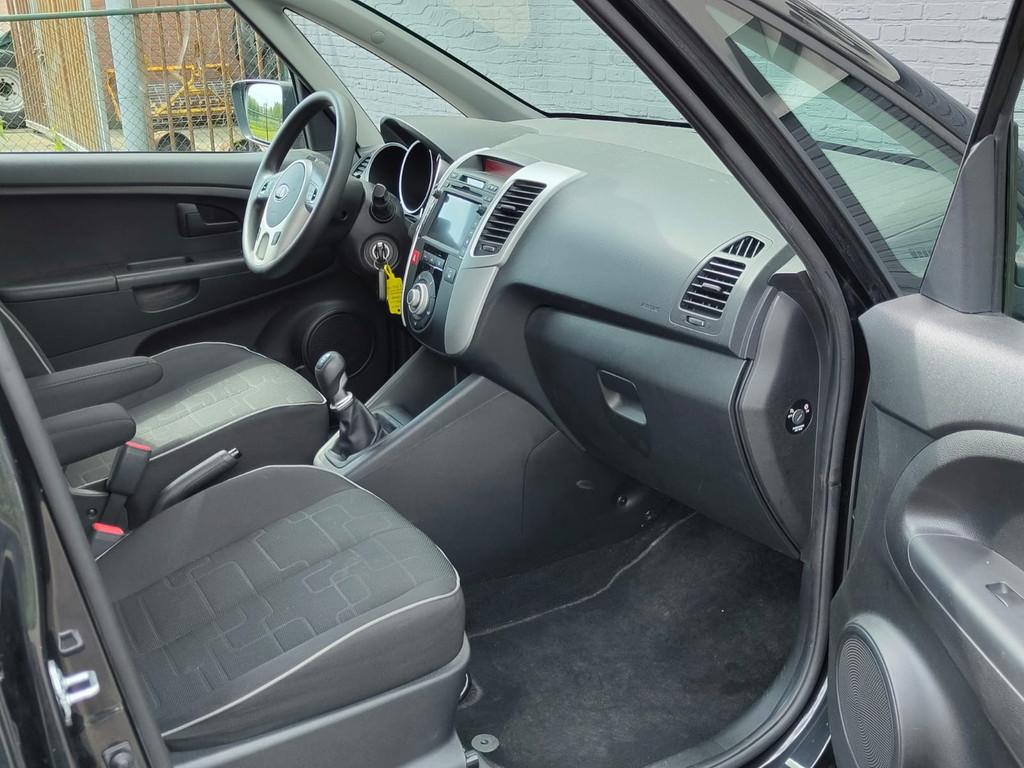 Kia Venga 1.4 CVVT Trekhaak Camera CruiseControl Navi Blueto, Voorwielaandrijving, Euro 5, Gebruikt, Zwart