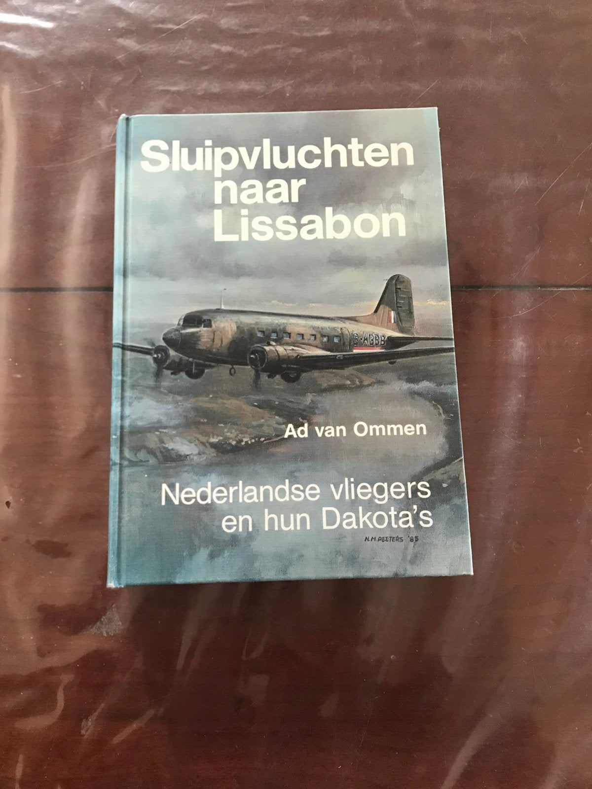 Sluipvluchten naar Lissabon, Ad van Ommen, Boeken, Ophalen of Verzenden, Tweede Wereldoorlog, Zo goed als nieuw