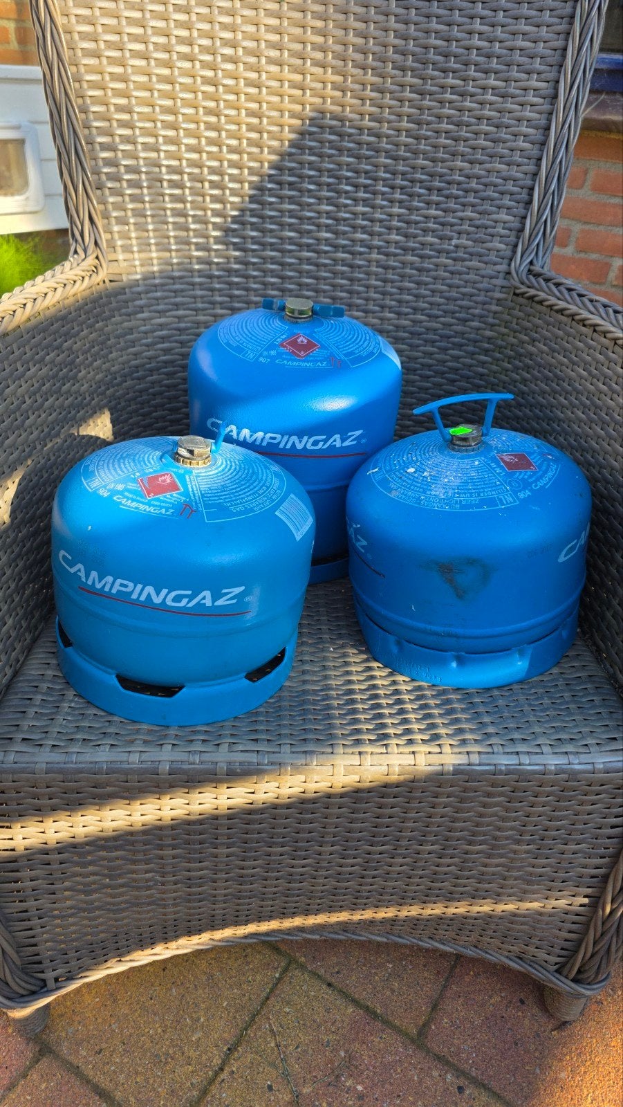 3 Campingaz gasflessen: 1x 907 (80% vol), 2x 904, Ophalen, Gebruikt