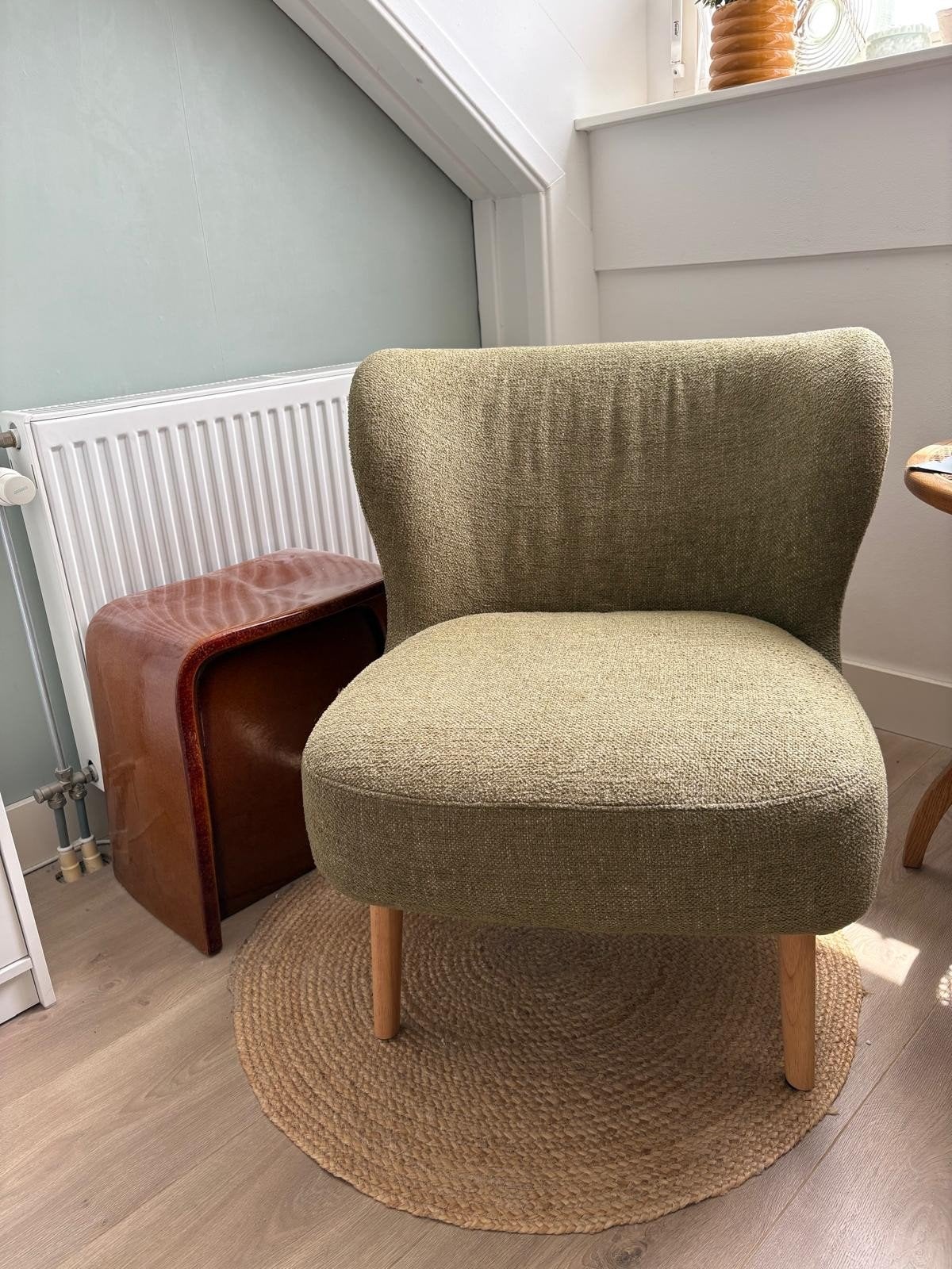 Groene stoffen fauteuil met houten poten, Hout, Gebruikt, Overige kleuren, Ophalen of Verzenden