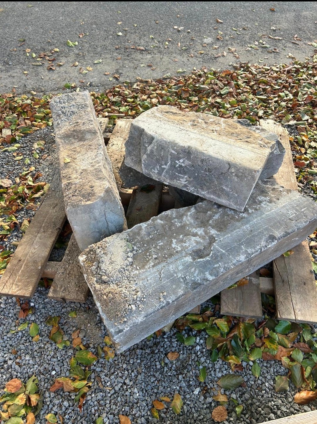 Belgische Blauwe Hardsteen, Ophalen