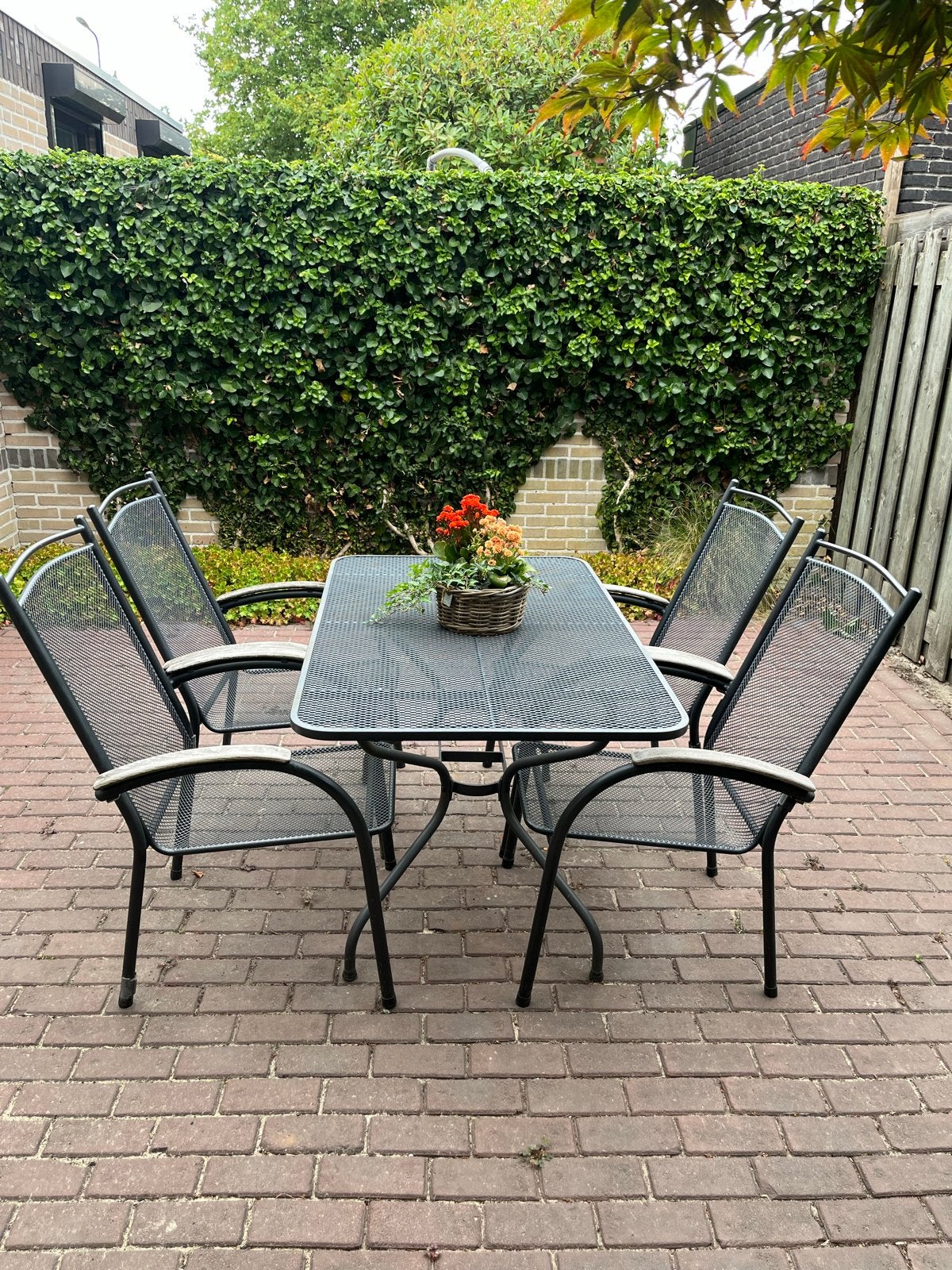 Stalen tuinset voor 4 personen met tafel en stoelen, Ophalen, 4 zitplaatsen, Gebruikt, Eettafel